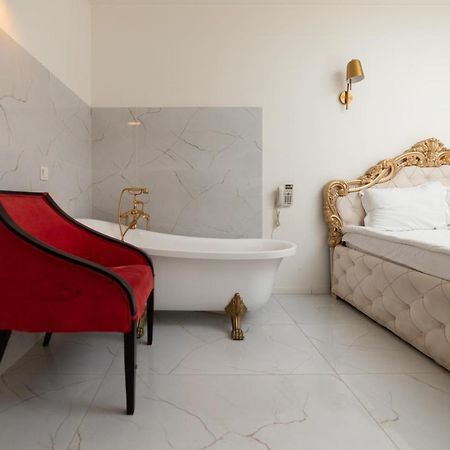Hotel Gloria Приштина Екстер'єр фото