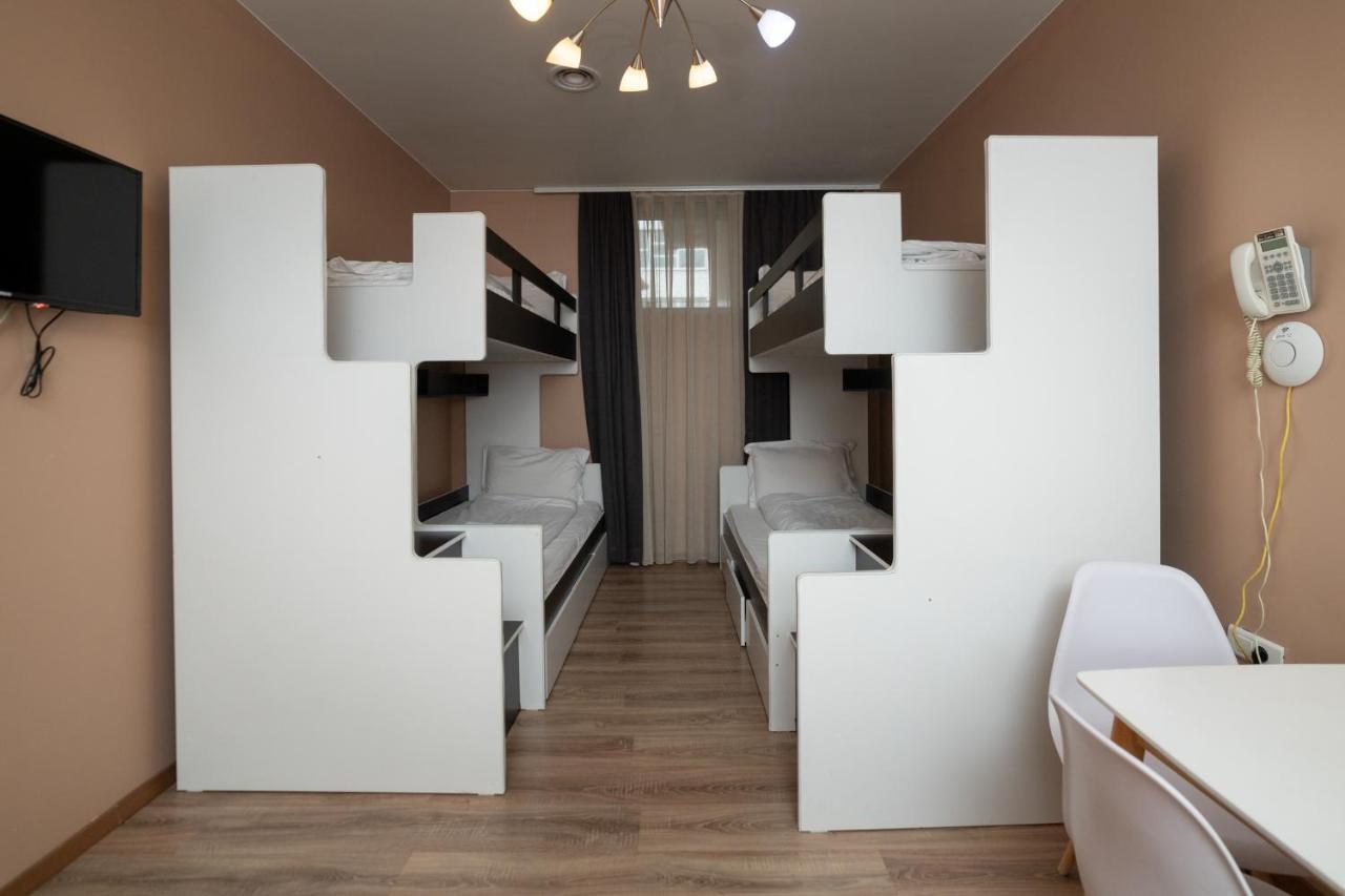 Hotel Gloria Приштина Екстер'єр фото