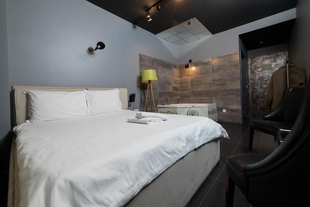 Hotel Gloria Приштина Екстер'єр фото