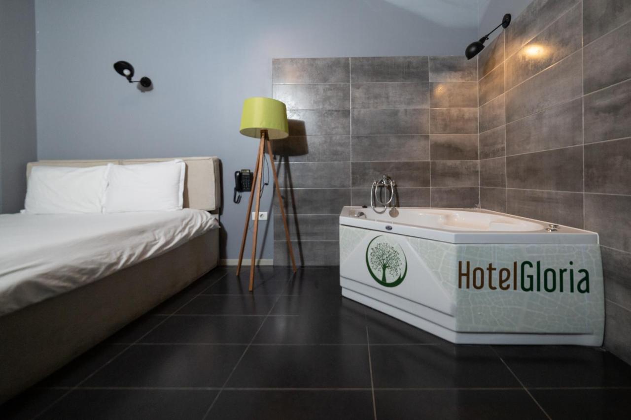 Hotel Gloria Приштина Екстер'єр фото